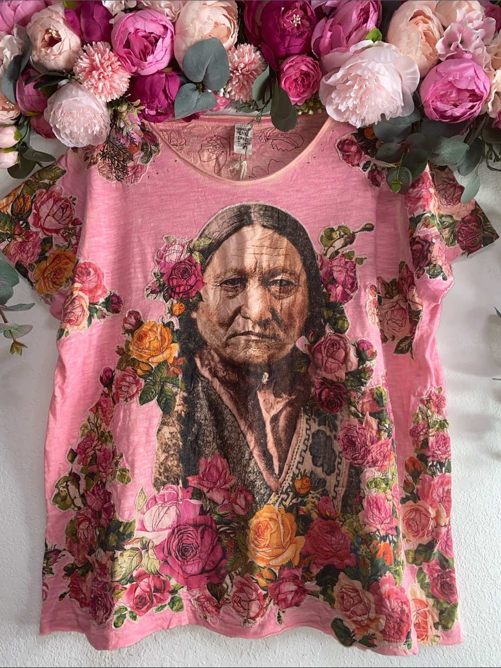 •Magnolia Pearl• <SITTING BULL 1875> T w/ {rose appliqué} |TOP 1535| *azalea* OS
